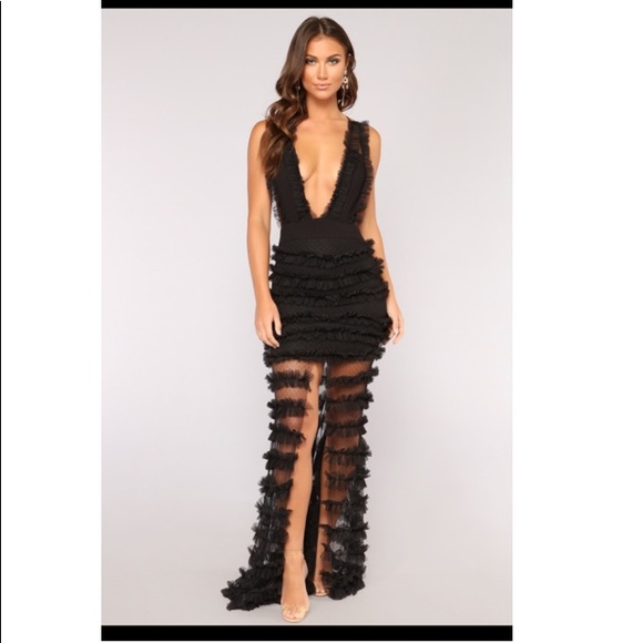 Black ruffle gown - Picture 1 of 3